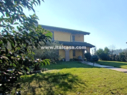 Villa Bifamiliare in vendita a Solferino