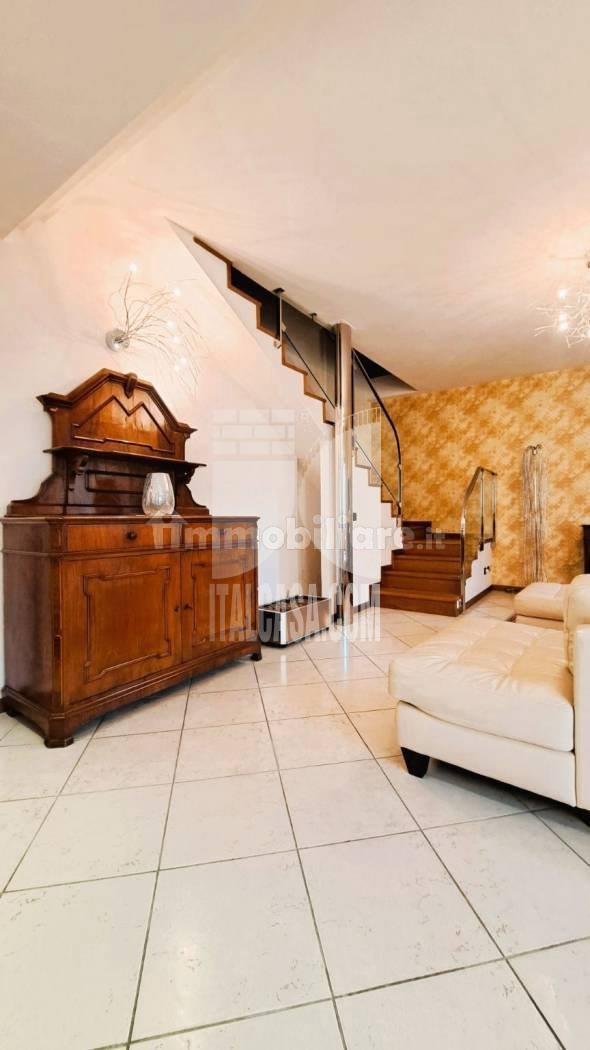 Appartamento in vendita a Scanzorosciate