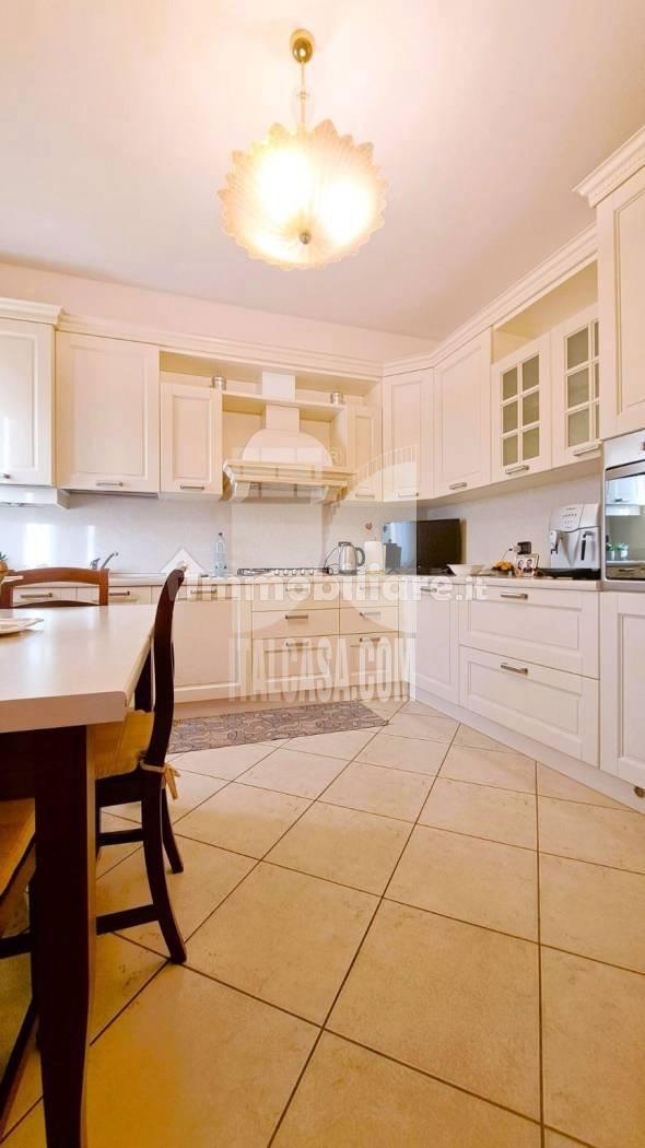 Appartamento in vendita a Scanzorosciate