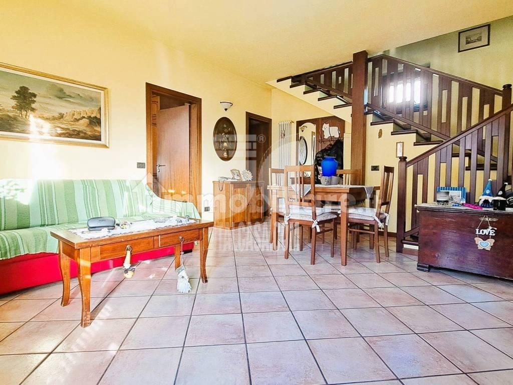 Appartamento in vendita a Scanzorosciate