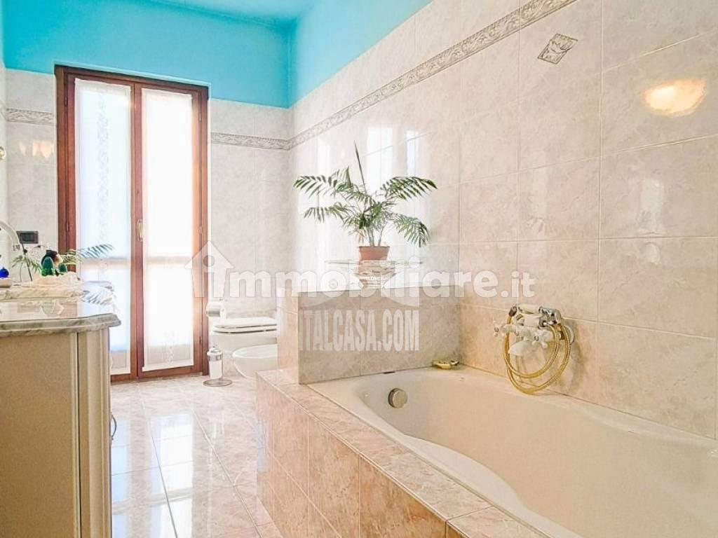 Appartamento in vendita a Scanzorosciate