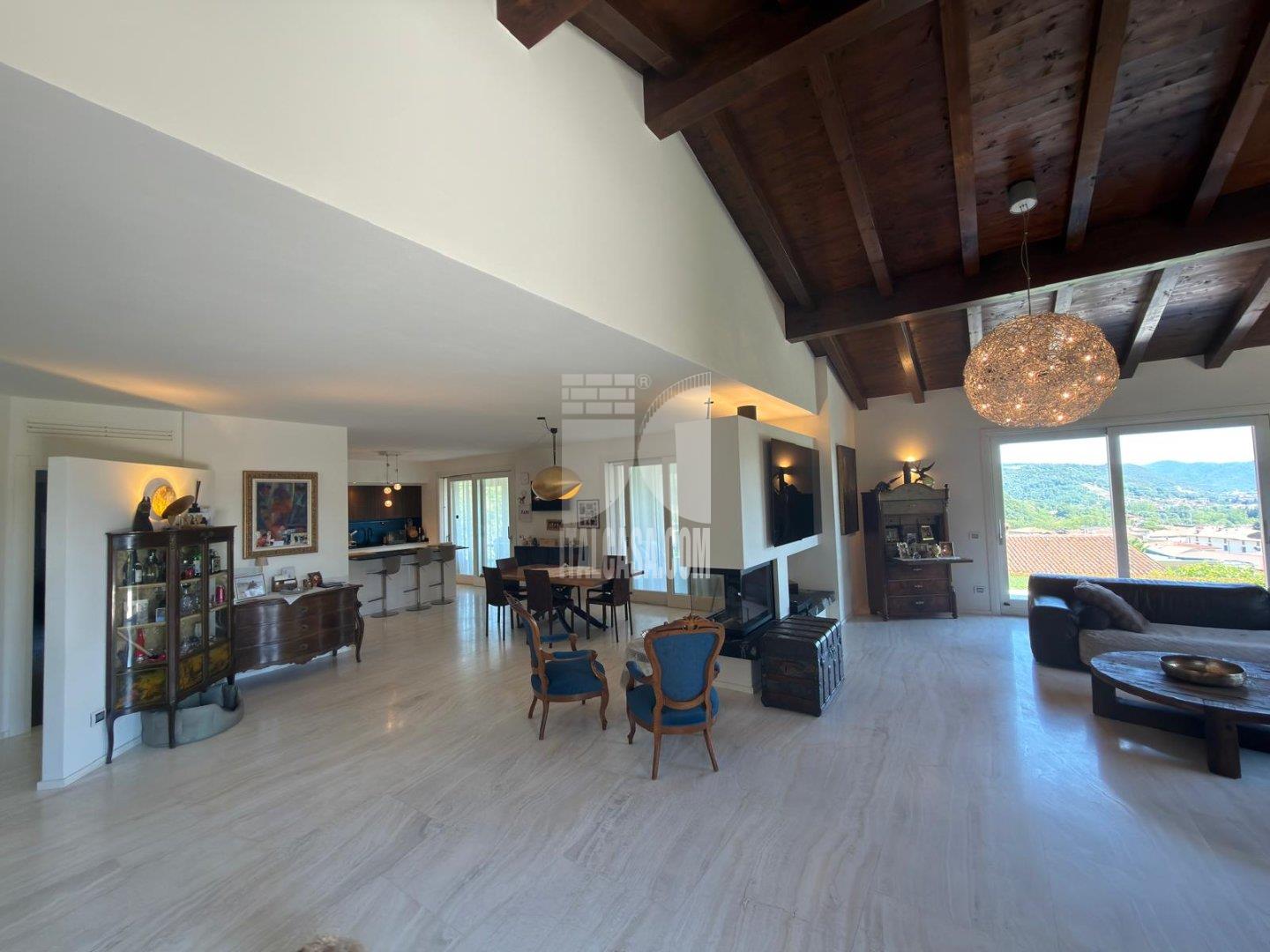 Villa Unifamiliare in vendita a Cenate Sopra