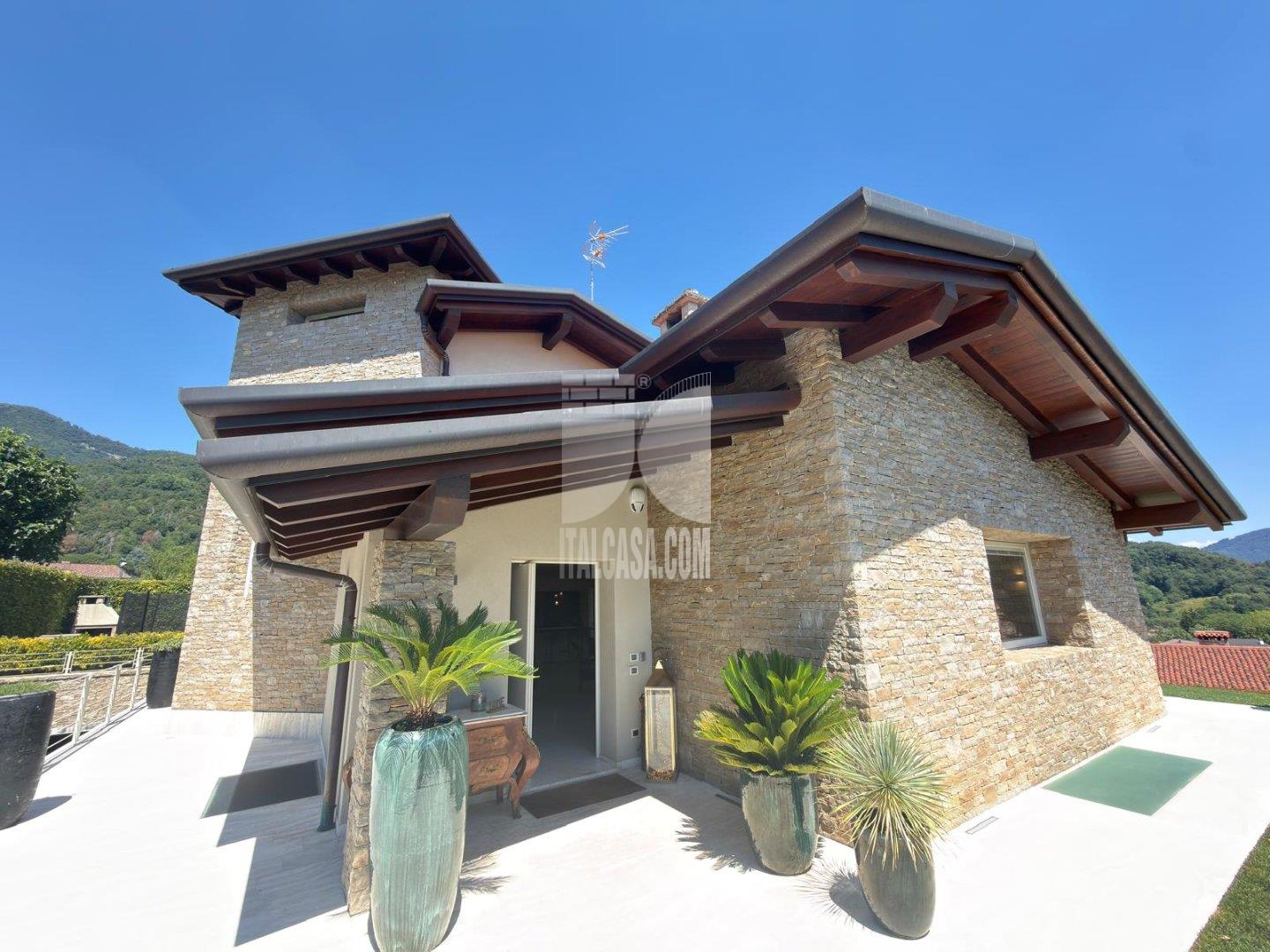 Villa Unifamiliare in vendita a Cenate Sopra