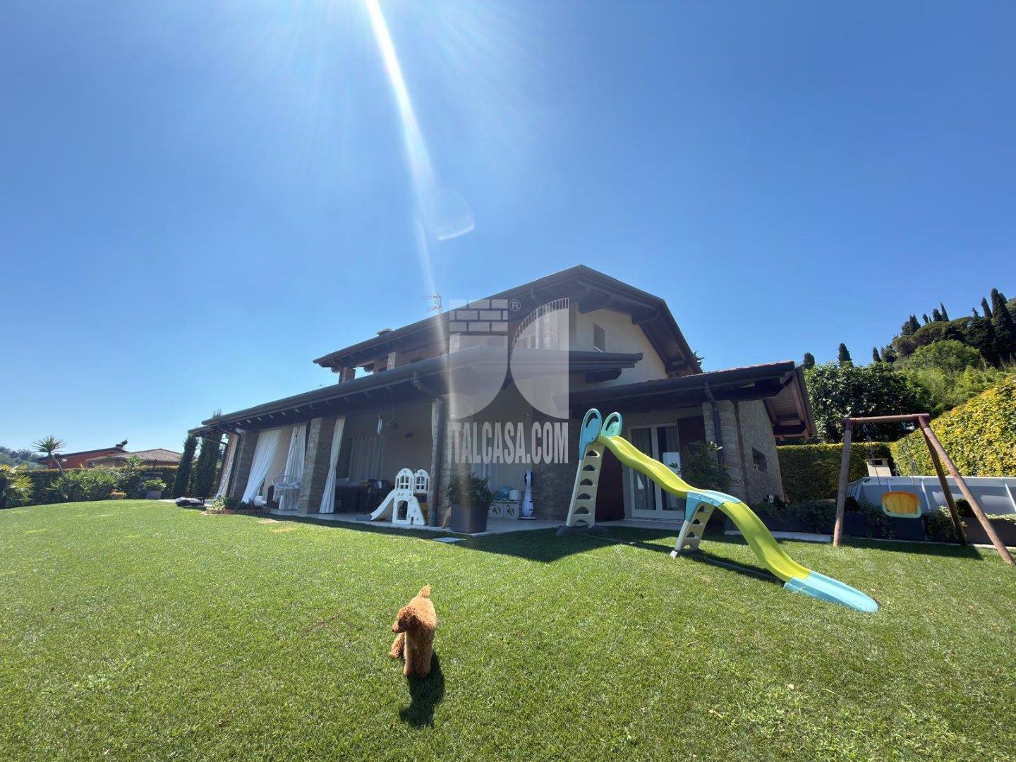 Villa Unifamiliare in vendita a Cenate Sopra