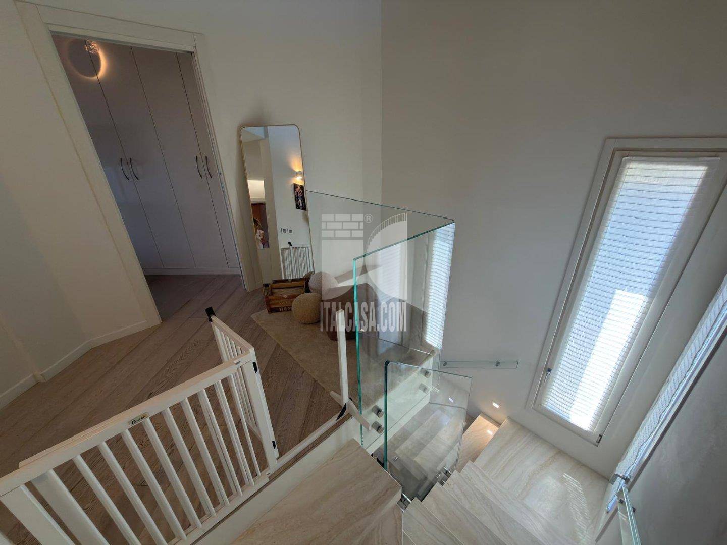 Villa Unifamiliare in vendita a Cenate Sopra