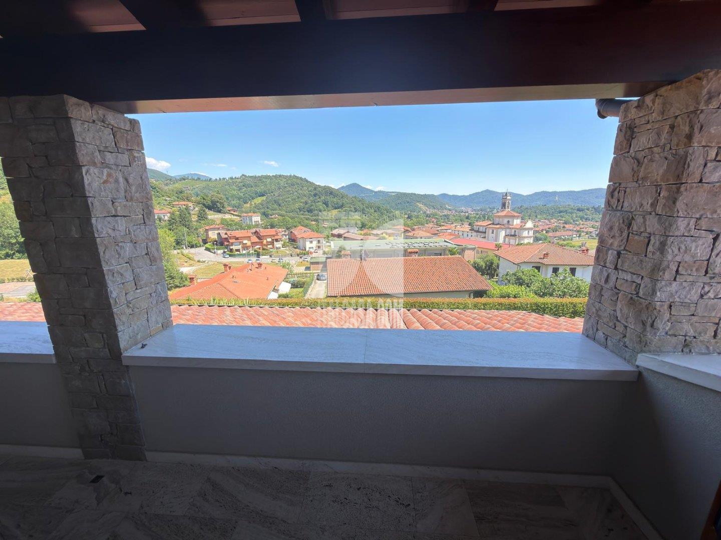 Villa Unifamiliare in vendita a Cenate Sopra