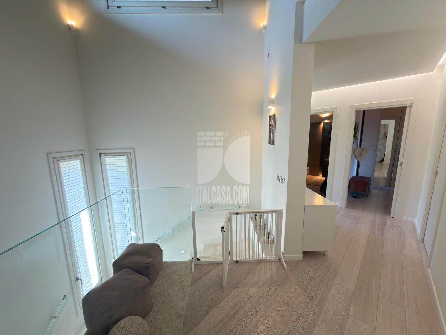 Villa Unifamiliare in vendita a Cenate Sopra