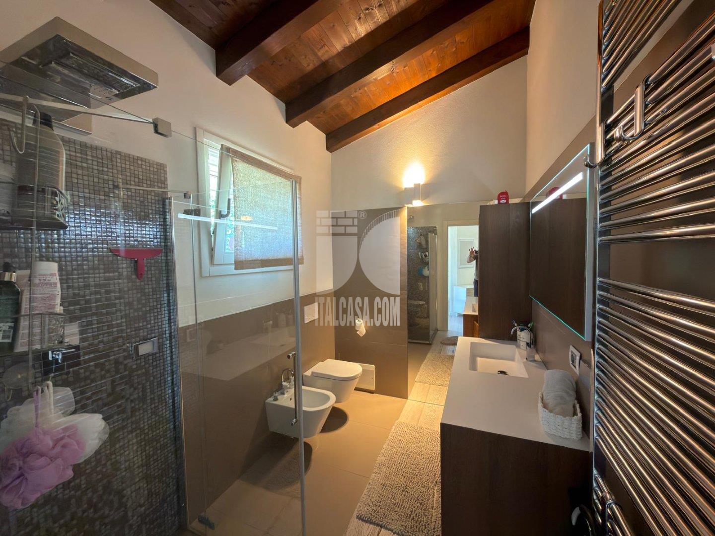 Villa Unifamiliare in vendita a Cenate Sopra