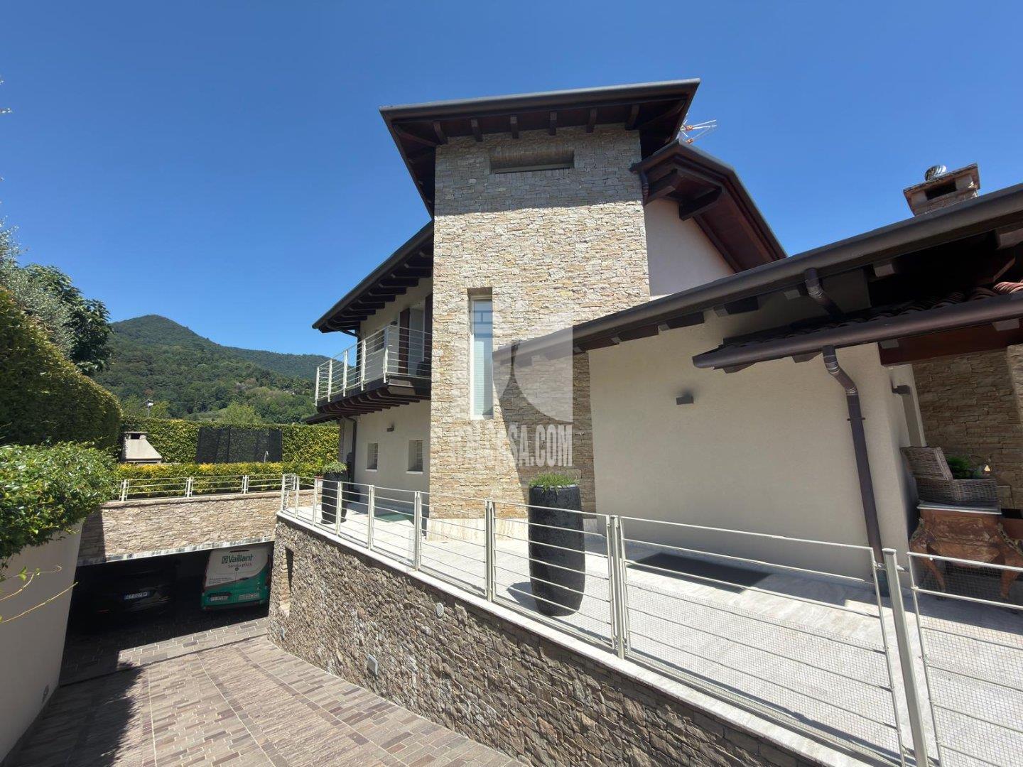Villa Unifamiliare in vendita a Cenate Sopra