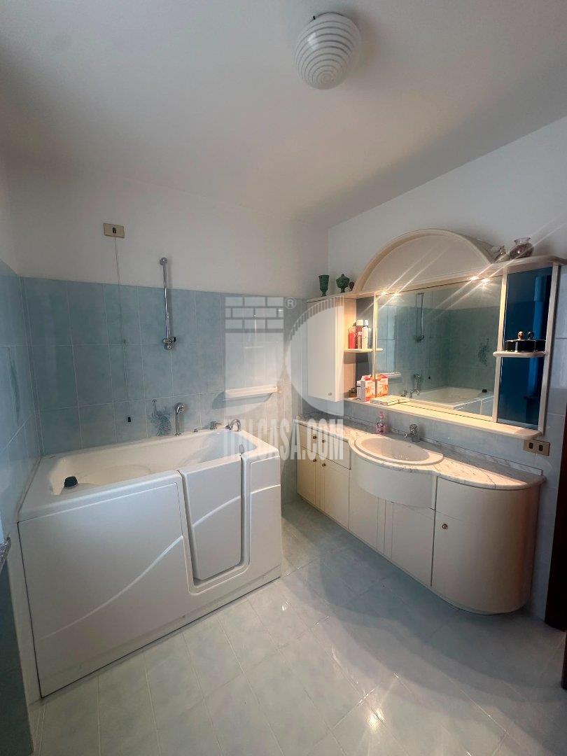 Appartamento in vendita a Villa di Serio