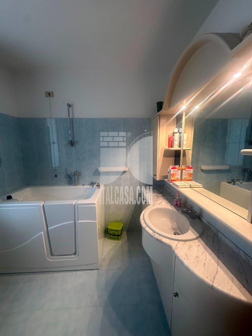 Appartamento in vendita a Villa di Serio