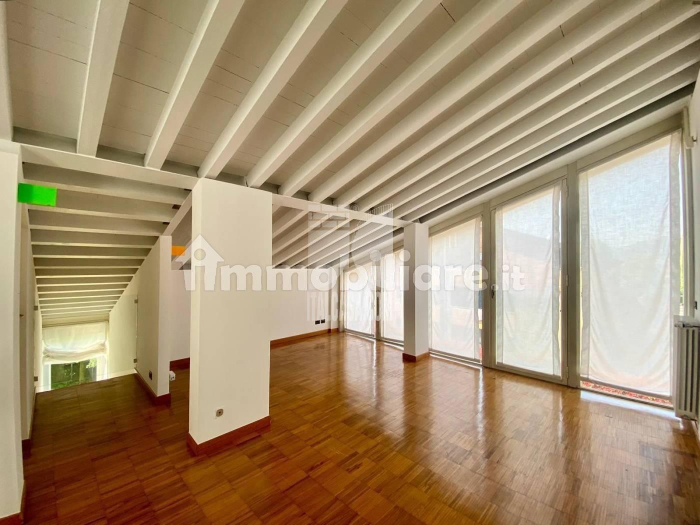 Villa Bifamiliare in vendita a Gorle