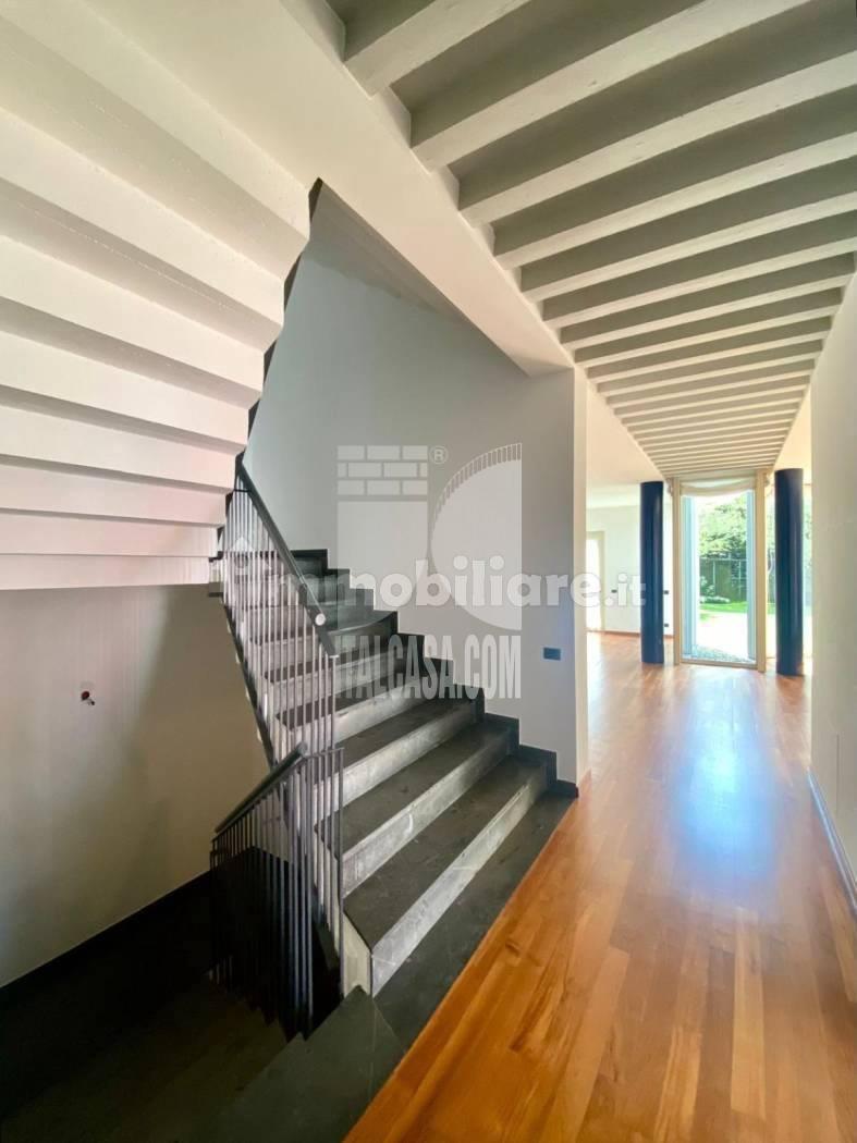 Villa Bifamiliare in vendita a Gorle