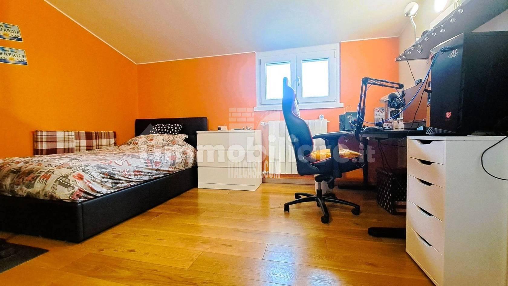 Appartamento in vendita a Alzano Lombardo