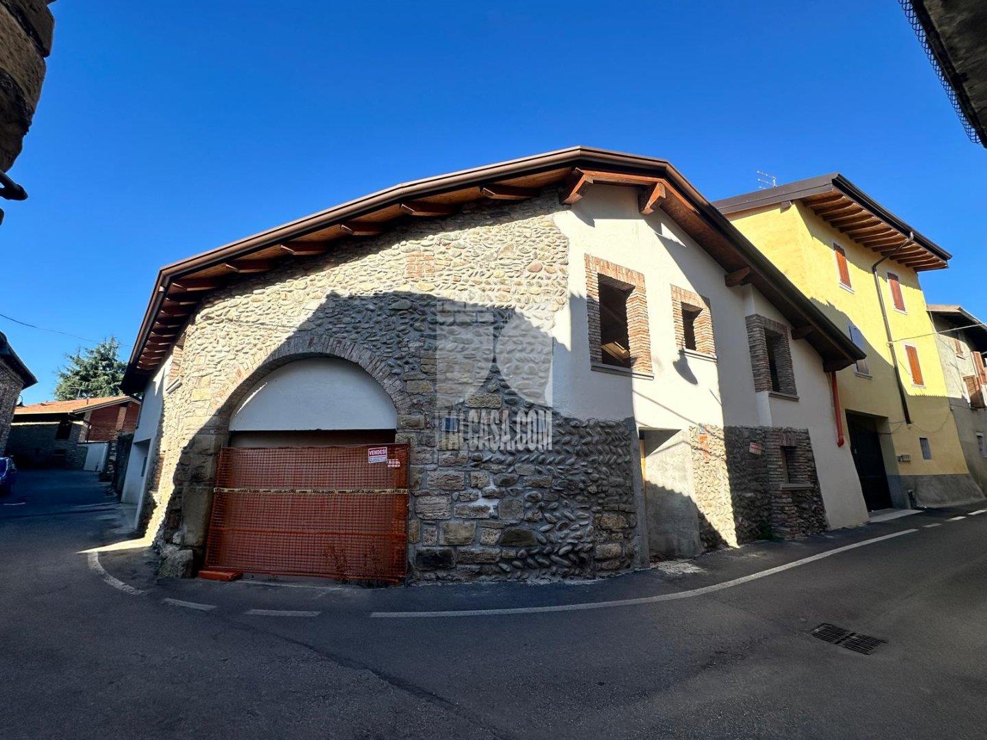 Appartamento in vendita a Scanzorosciate