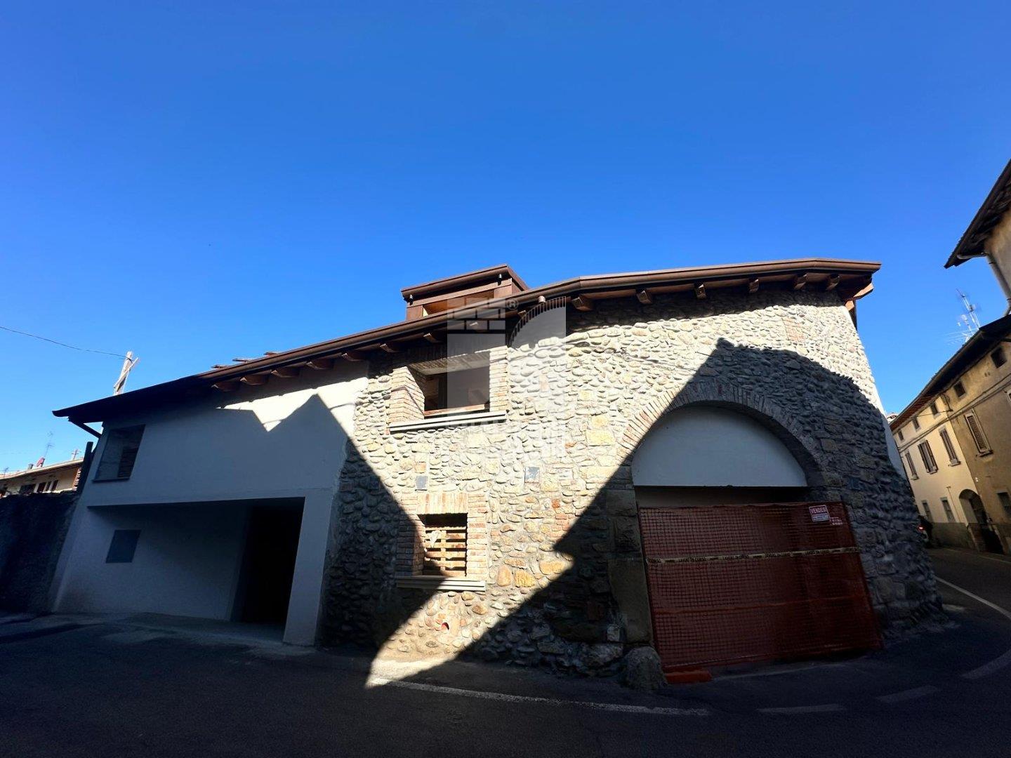 Appartamento in vendita a Scanzorosciate