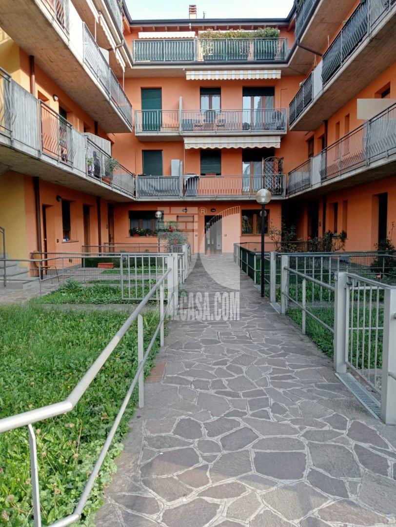 Appartamento in affitto a Villa di Serio
