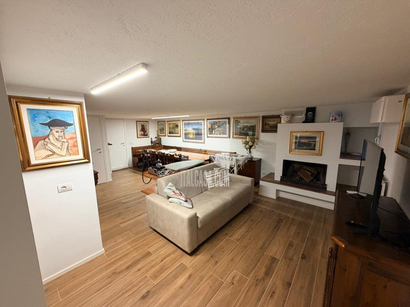 Villa a schiera di testa in vendita a Cenate Sotto