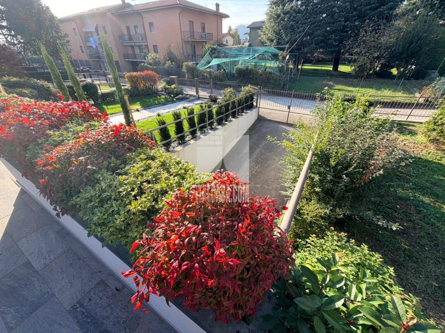 Villa a schiera di testa in vendita a Cenate Sotto
