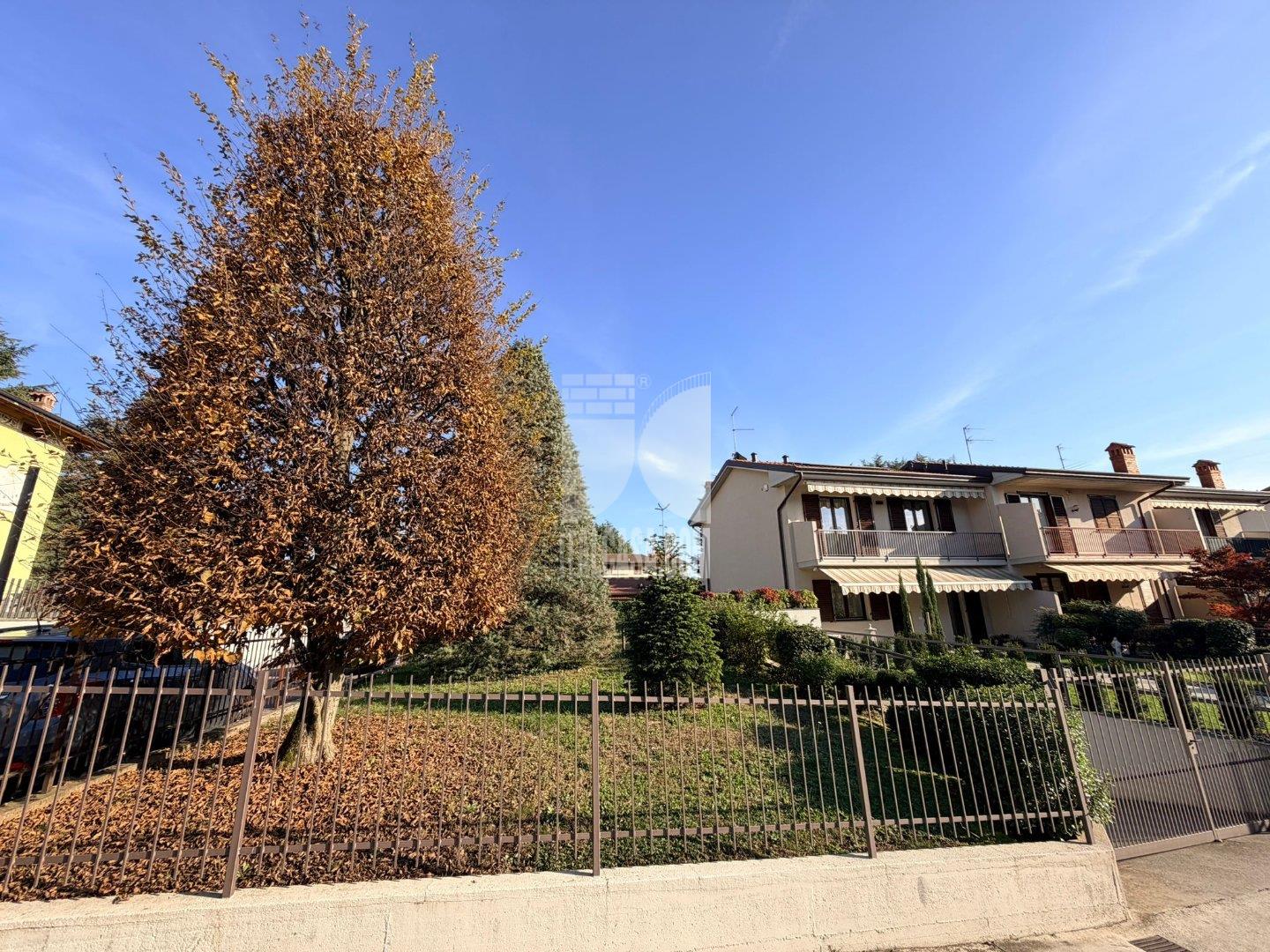 Villa a schiera di testa in vendita a Cenate Sotto