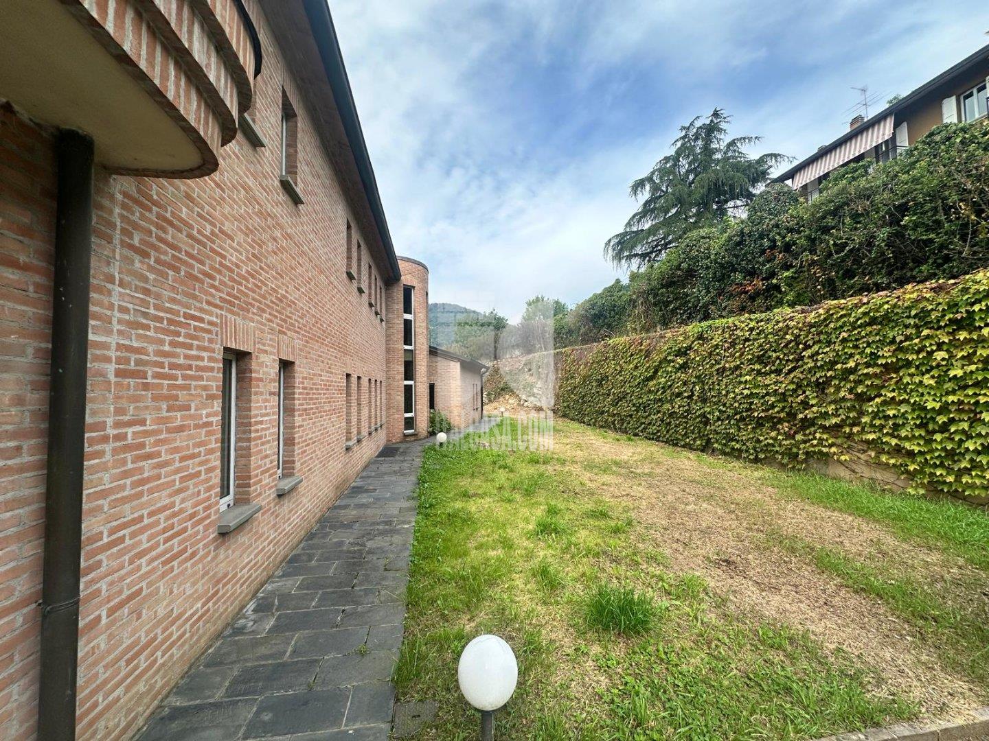 Villa Unifamiliare in vendita a Alzano Lombardo