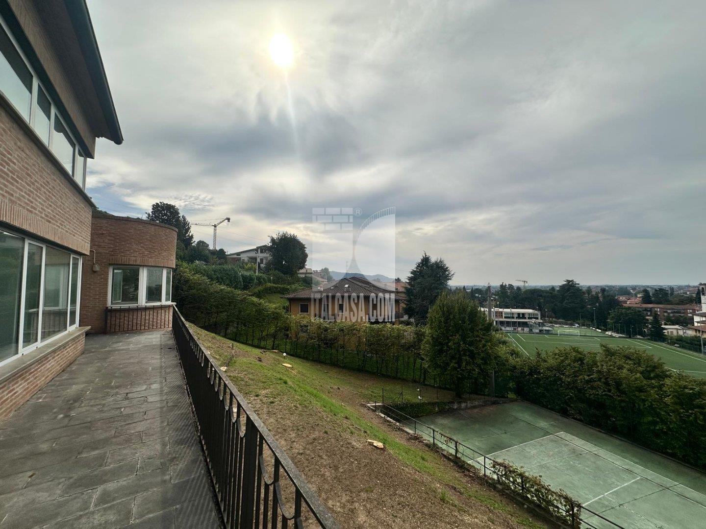 Villa Unifamiliare in vendita a Alzano Lombardo