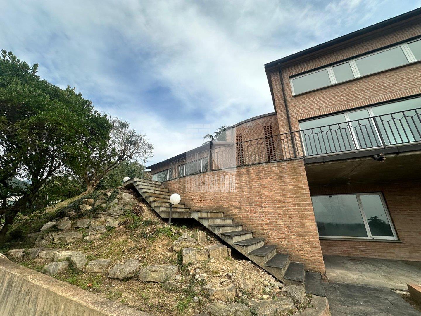 Villa Unifamiliare in vendita a Alzano Lombardo