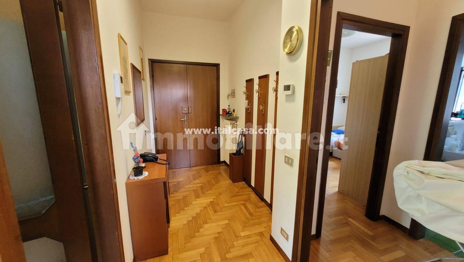 Appartamento in vendita a Alzano Lombardo