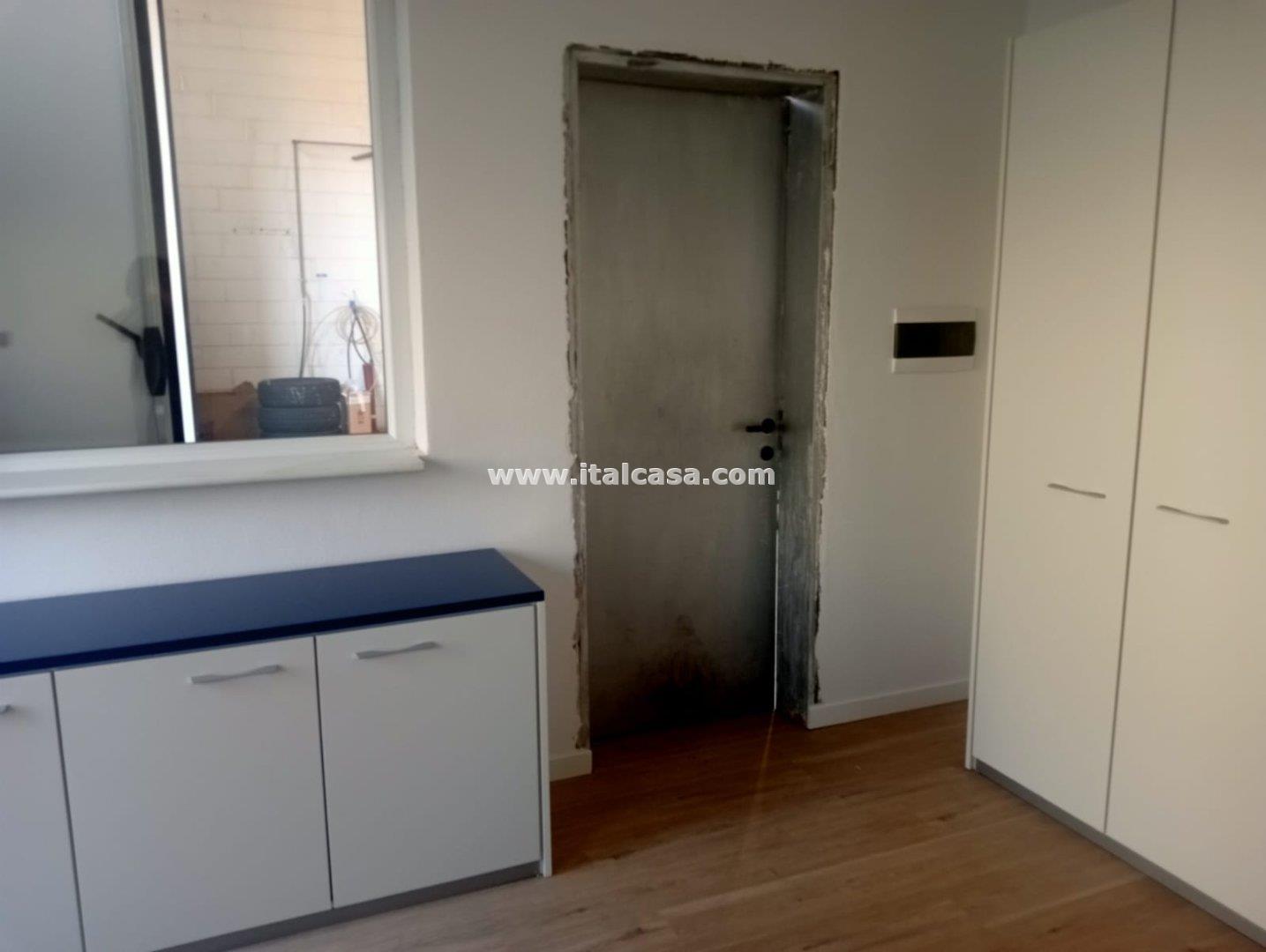 Capannone in vendita a Alzano Lombardo