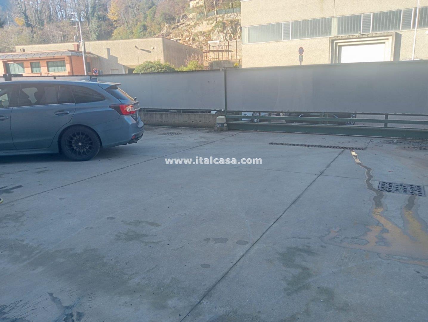 Capannone in vendita a Alzano Lombardo