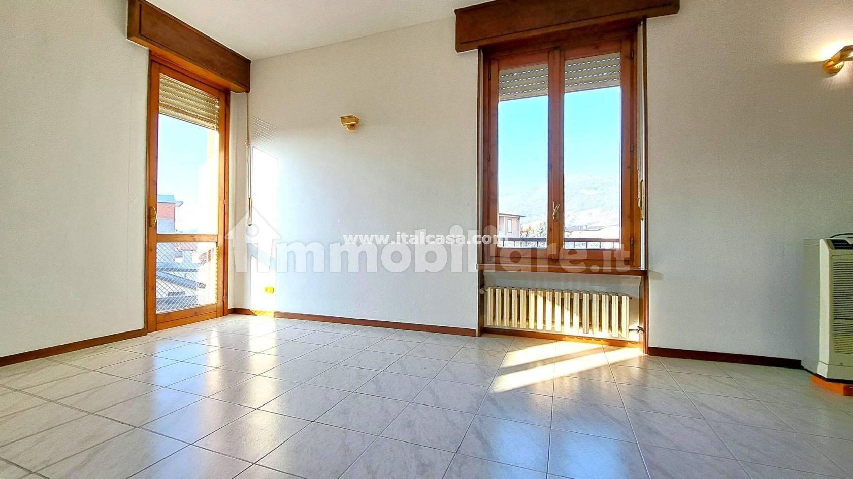 Appartamento in vendita a Alzano Lombardo