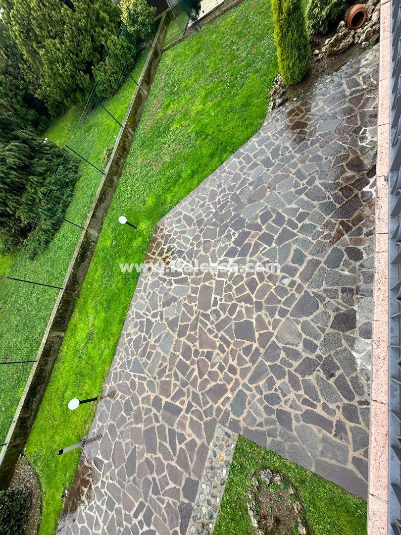 Villa Unifamiliare in vendita a Villa di Serio