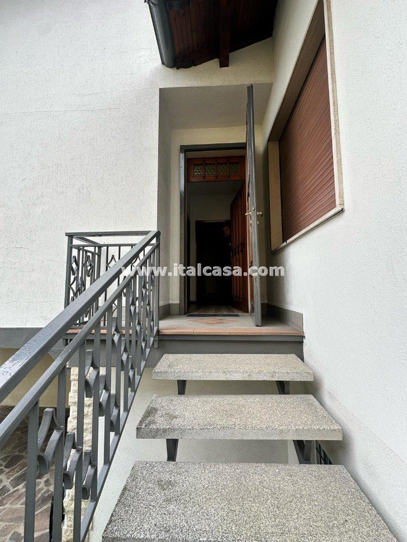 Villa Unifamiliare in vendita a Villa di Serio