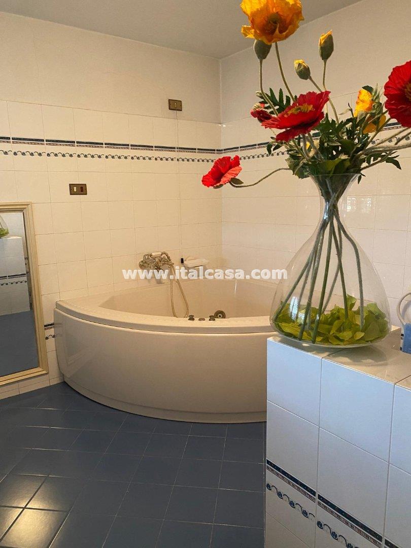 Villa Unifamiliare in vendita a Trescore Balneario