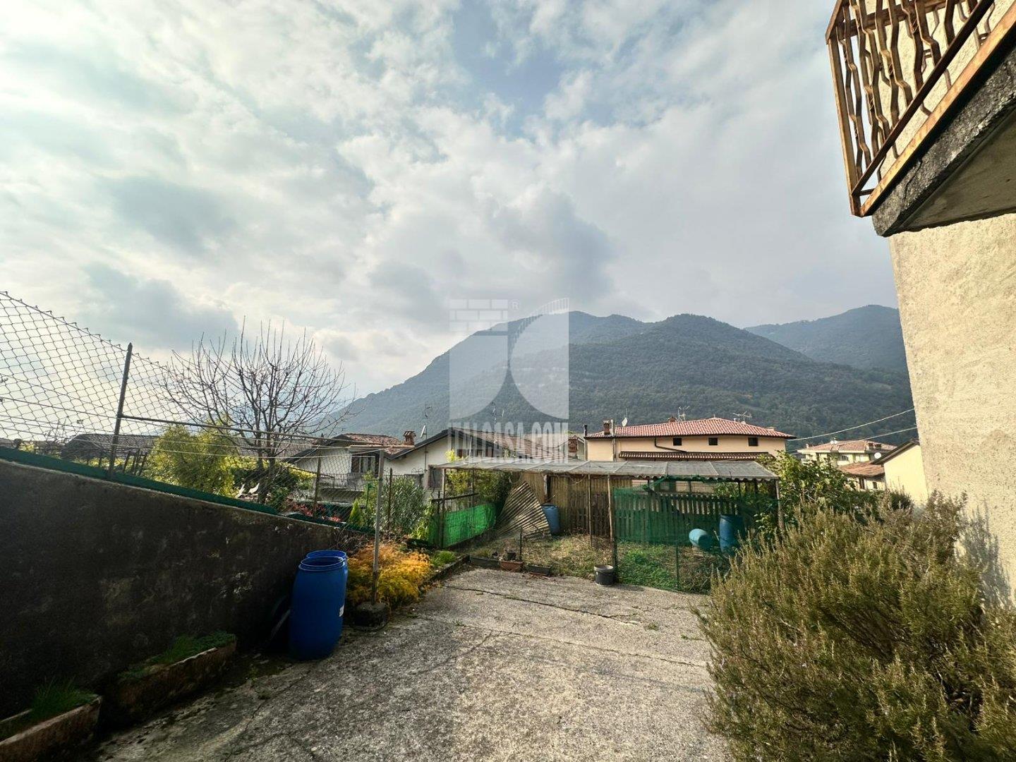 Appartamento in vendita a Cene