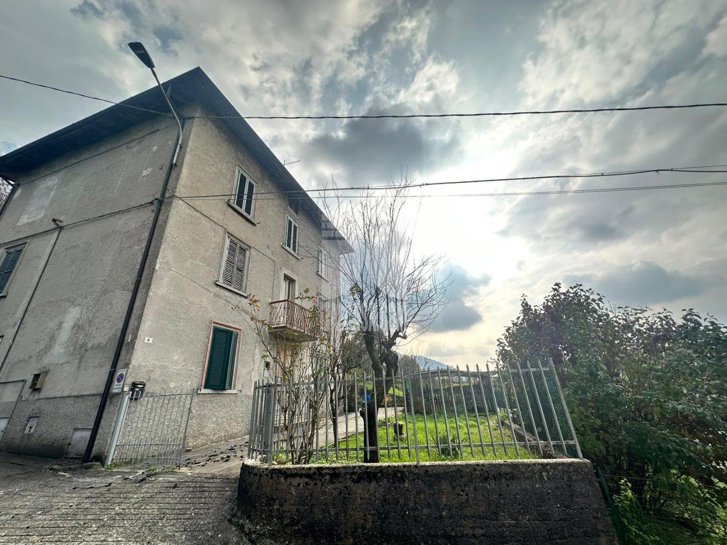 Appartamento in vendita a Cene