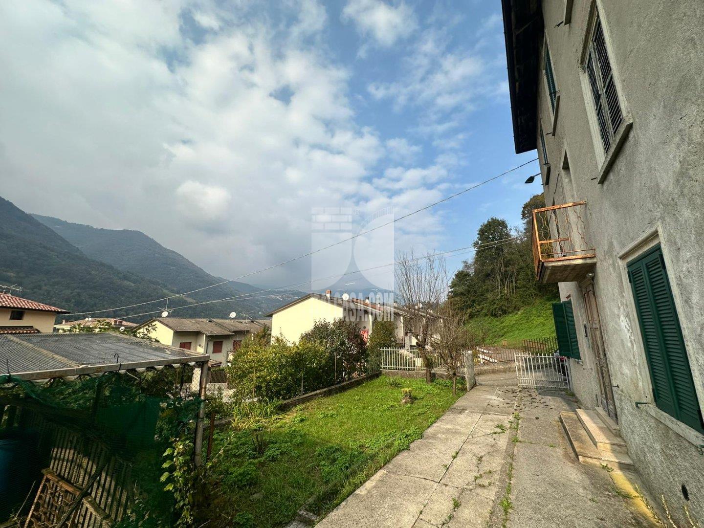 Appartamento in vendita a Cene