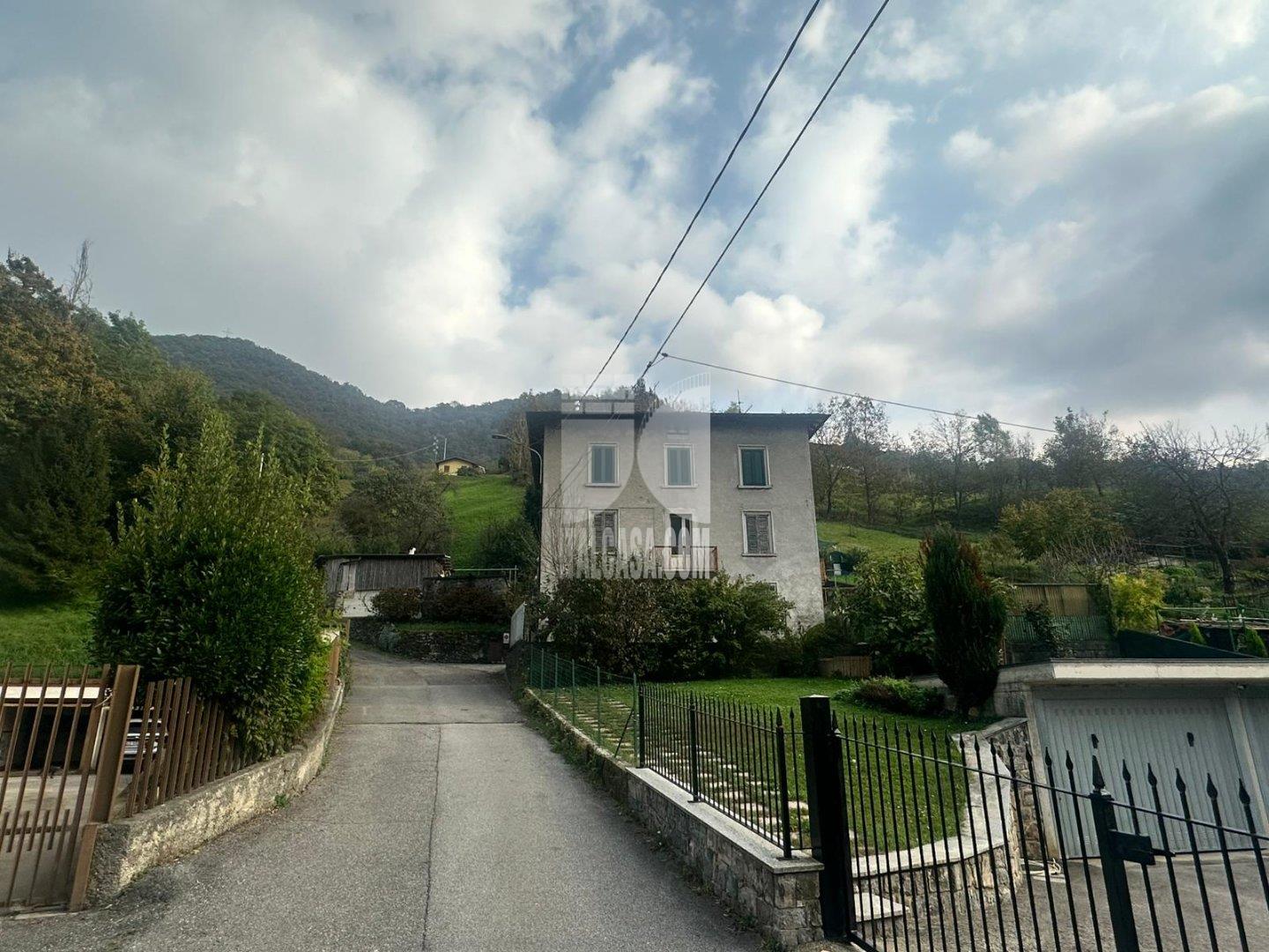 Appartamento in vendita a Cene