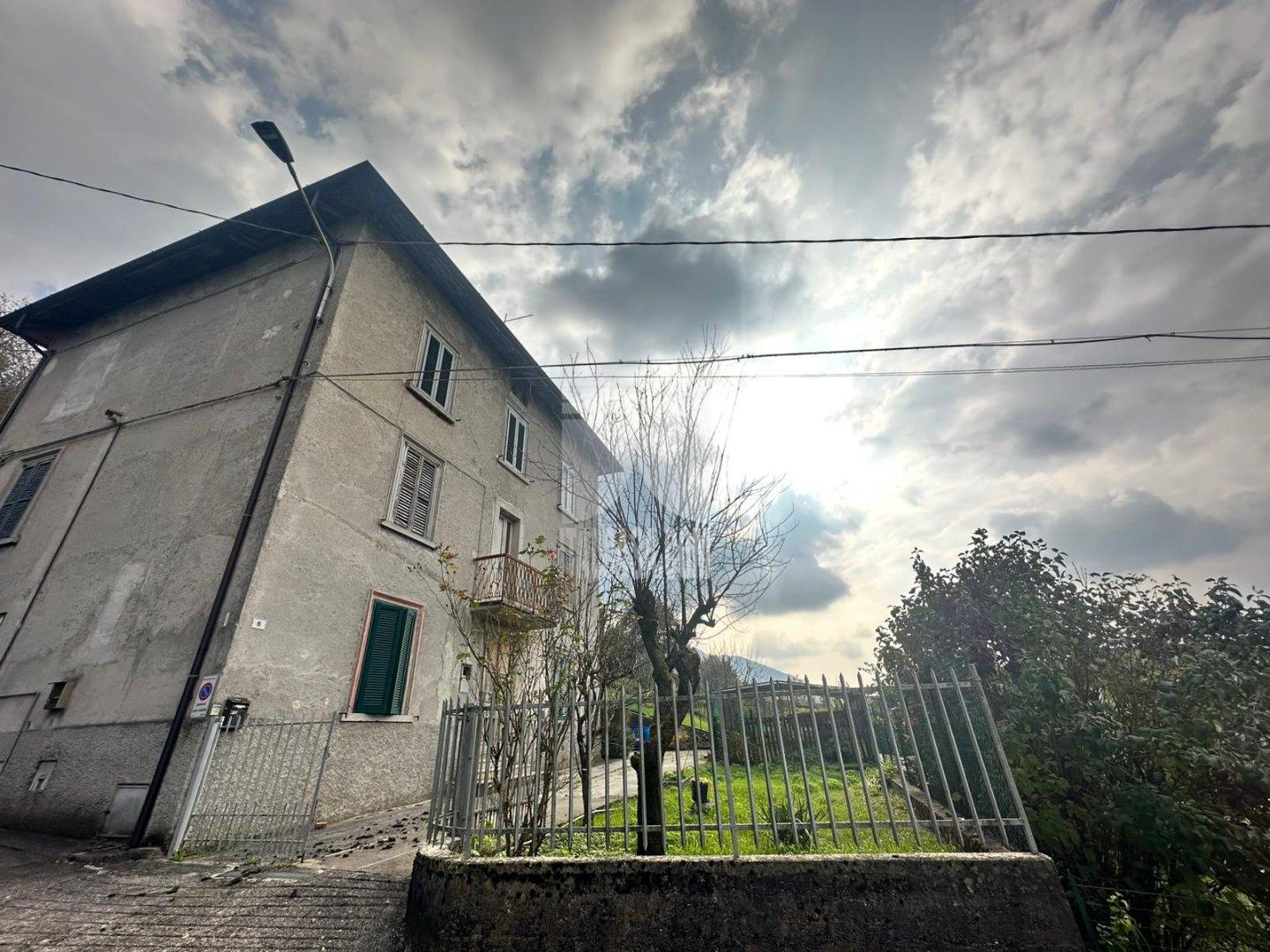 Appartamento in vendita a Cene