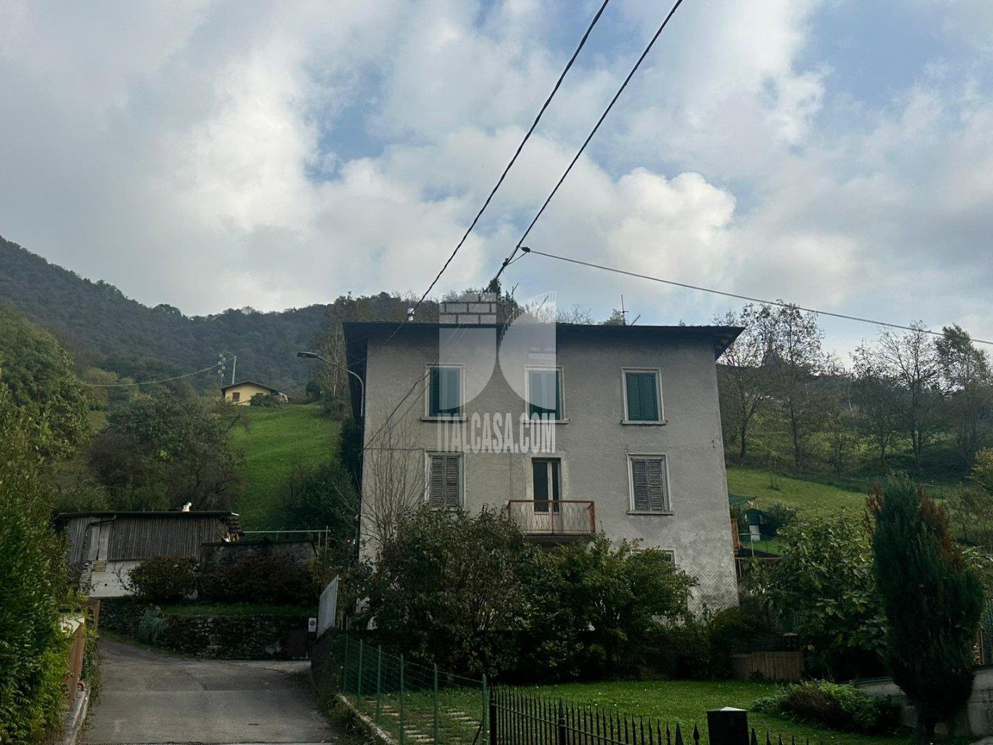 Appartamento in vendita a Cene