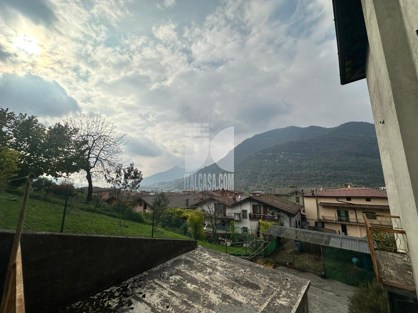 Appartamento in vendita a Cene