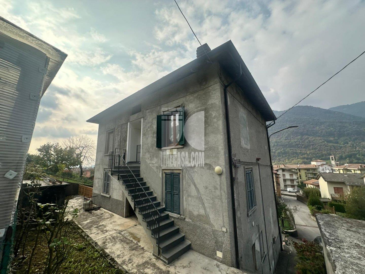 Appartamento in vendita a Cene