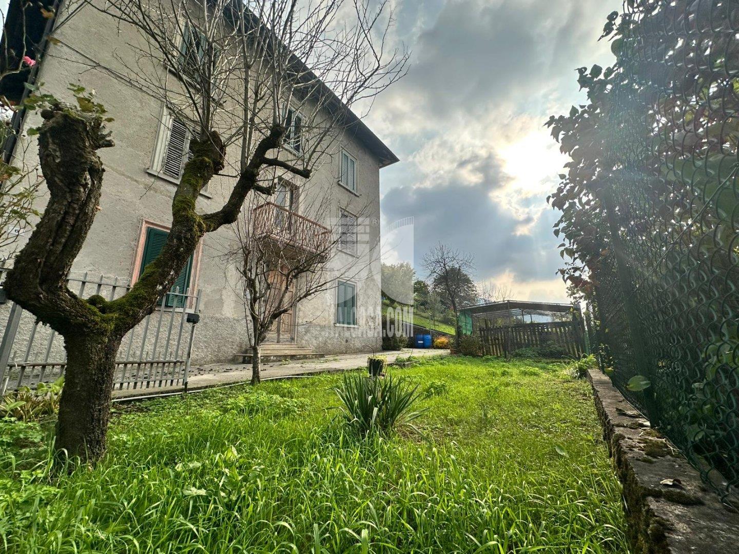 Appartamento in vendita a Cene