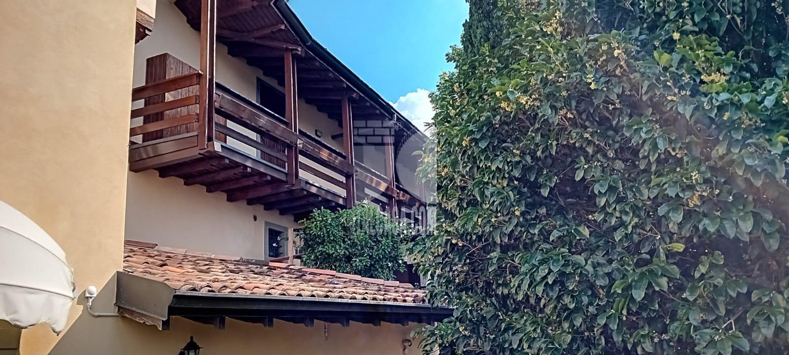 Appartamento in vendita a Scanzorosciate