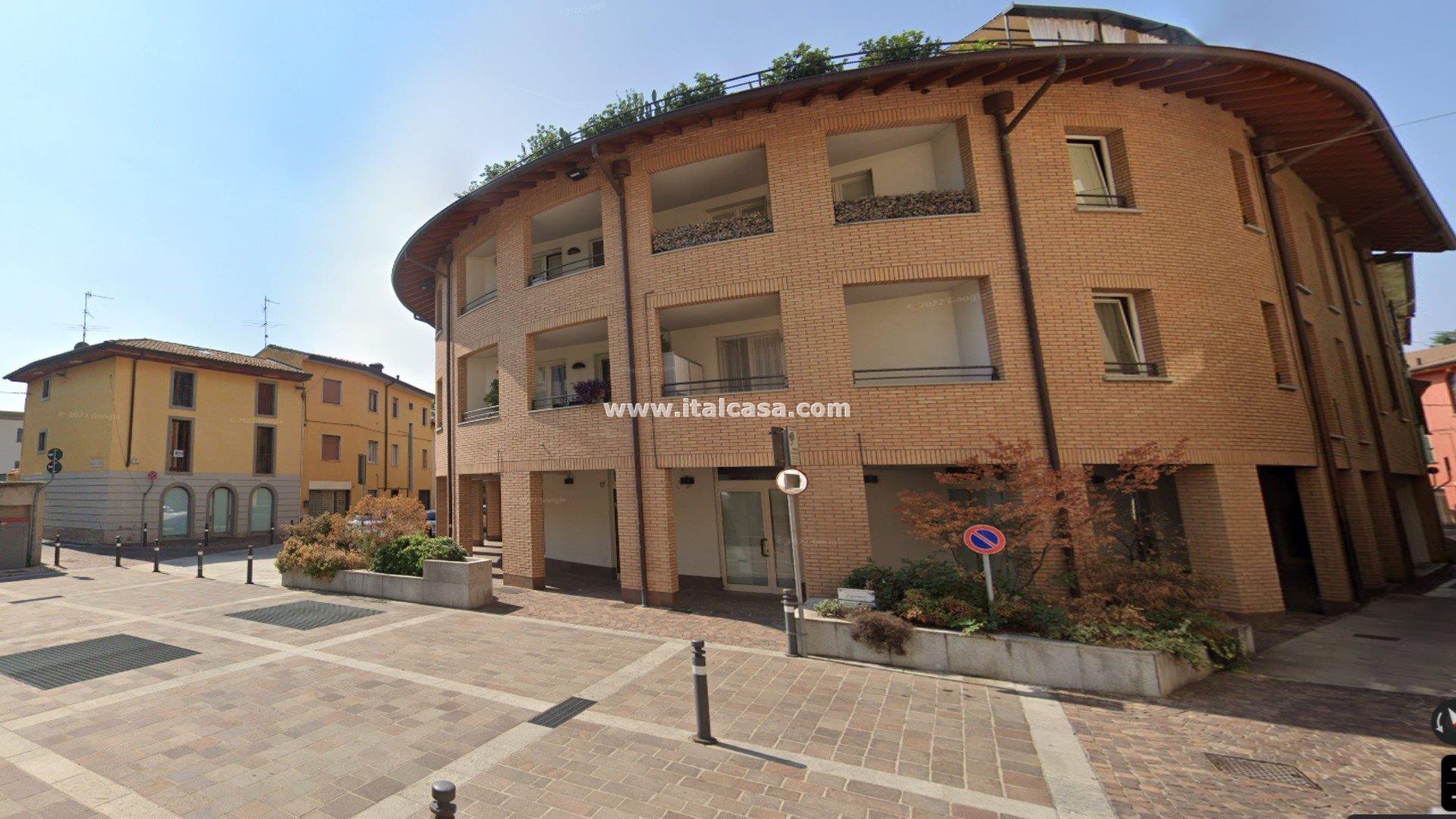 Negozio in vendita a Alzano Lombardo