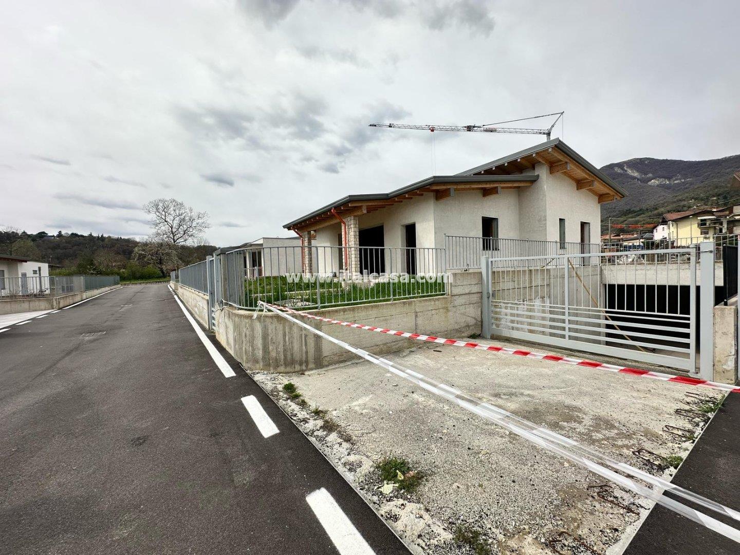 Villa Unifamiliare in vendita a Cenate Sopra