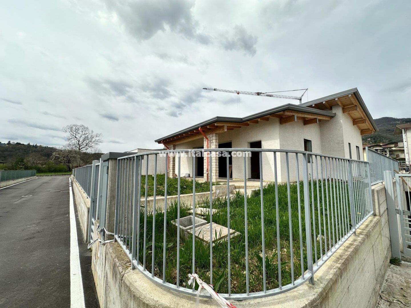 Villa Unifamiliare in vendita a Cenate Sopra