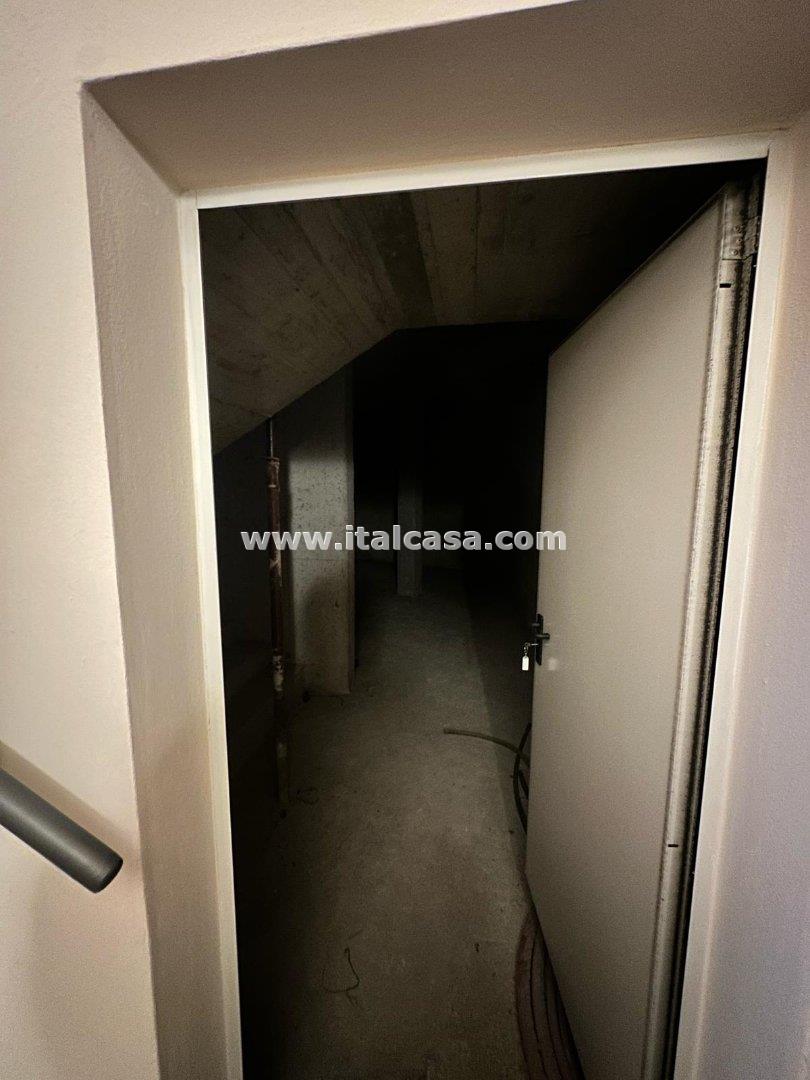 Negozio in vendita a Alzano Lombardo