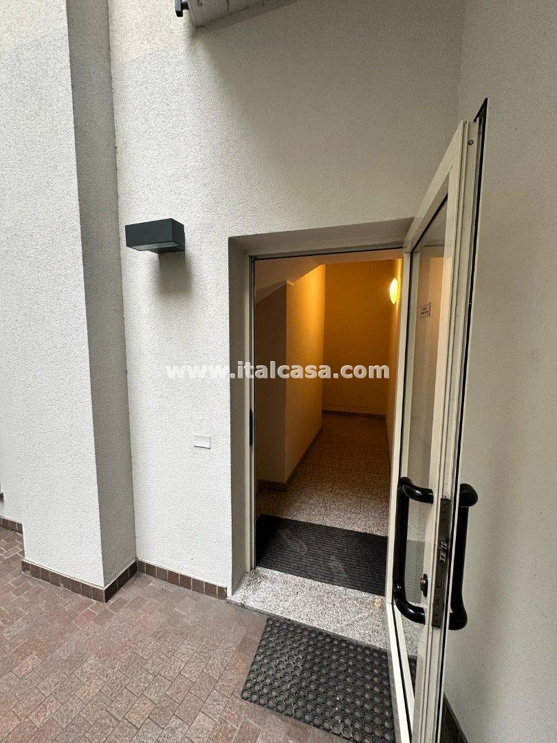Negozio in vendita a Alzano Lombardo