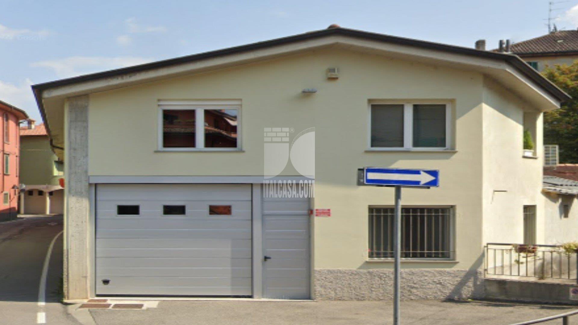 Capannone in vendita a Alzano Lombardo